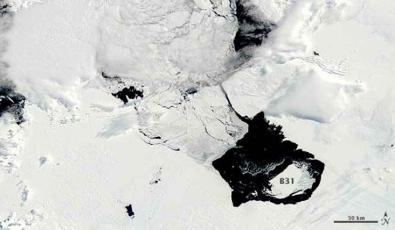 Un enorme iceberg 20 veces el tamaño de Manhattan se desprende de la Antártica
