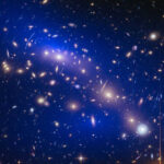 Se descubre que La materia oscura sólo interactúa con la gravedad